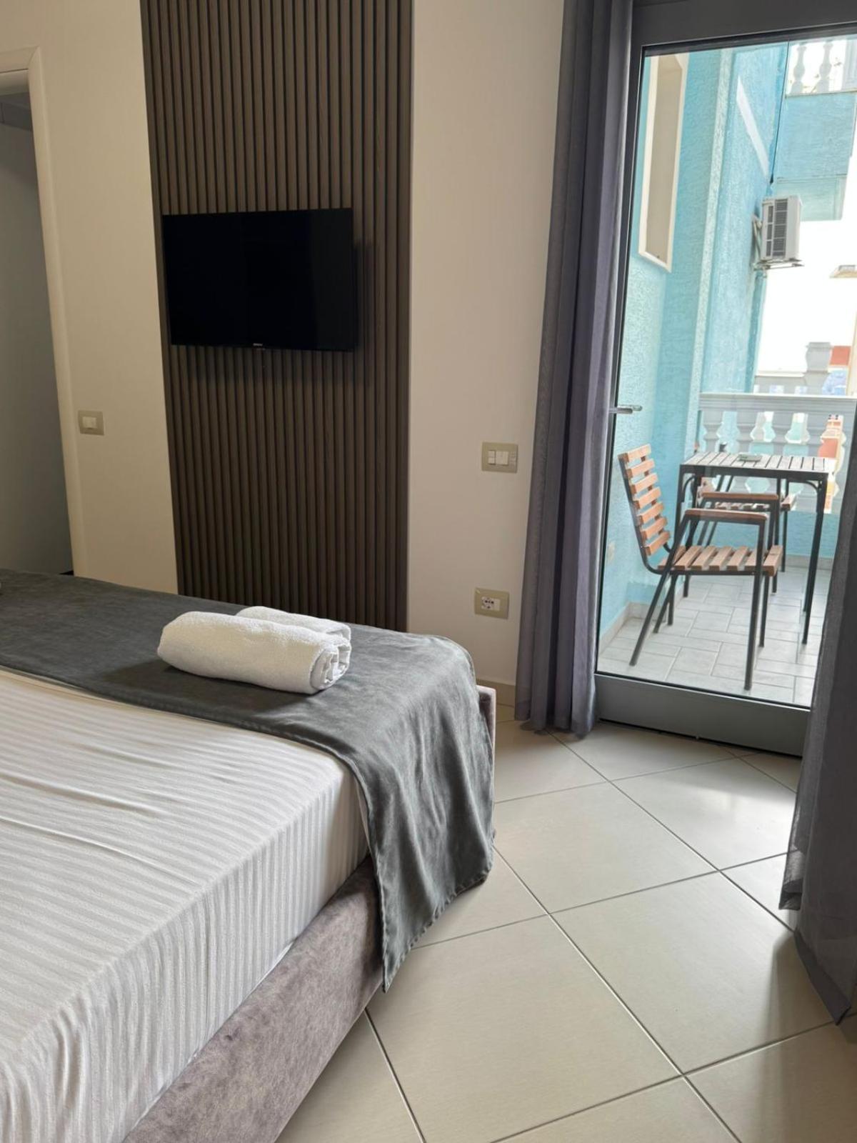 Hotel Abedini ซารานเดอ ภายนอก รูปภาพ