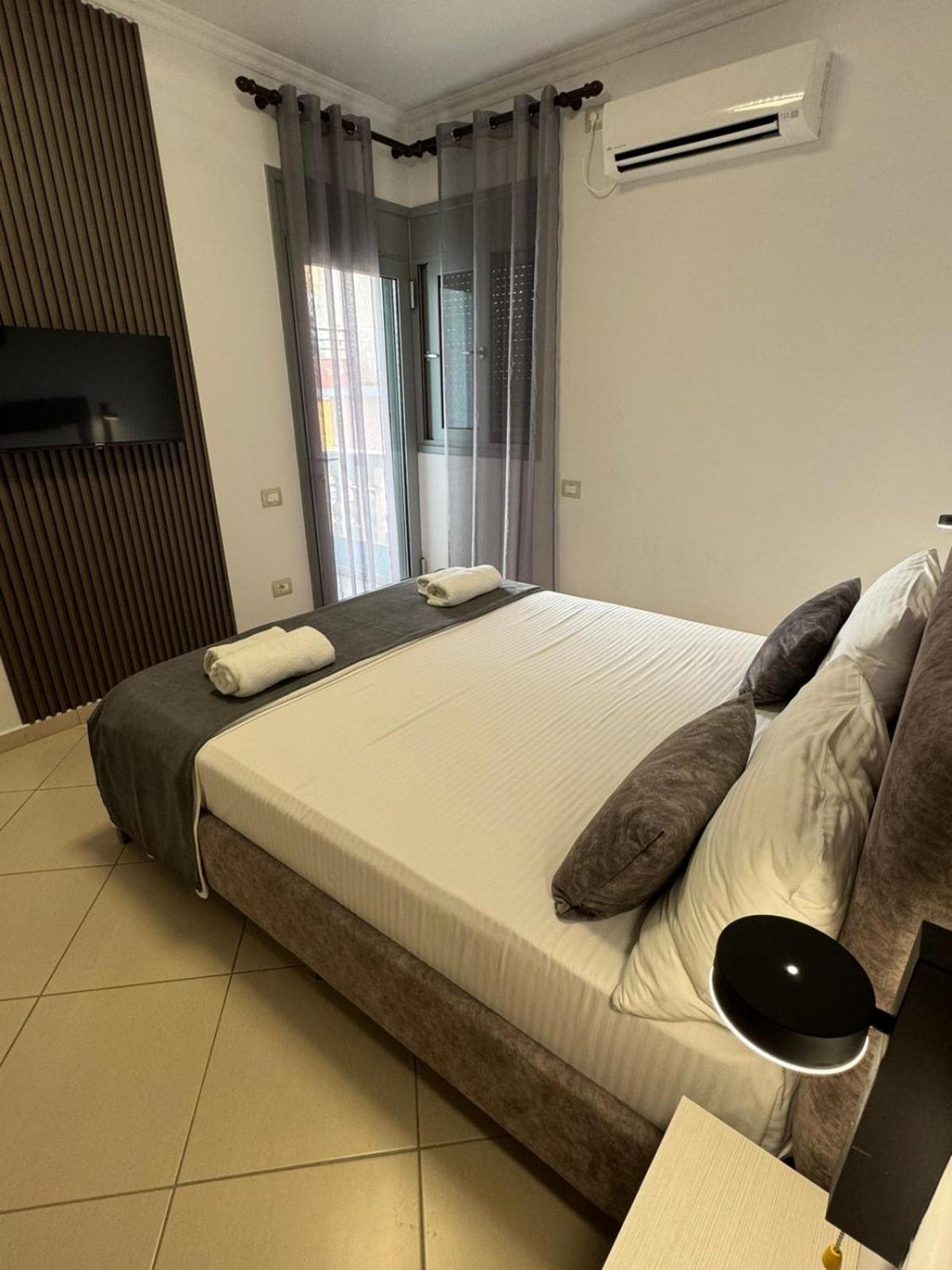 Hotel Abedini ซารานเดอ ภายนอก รูปภาพ