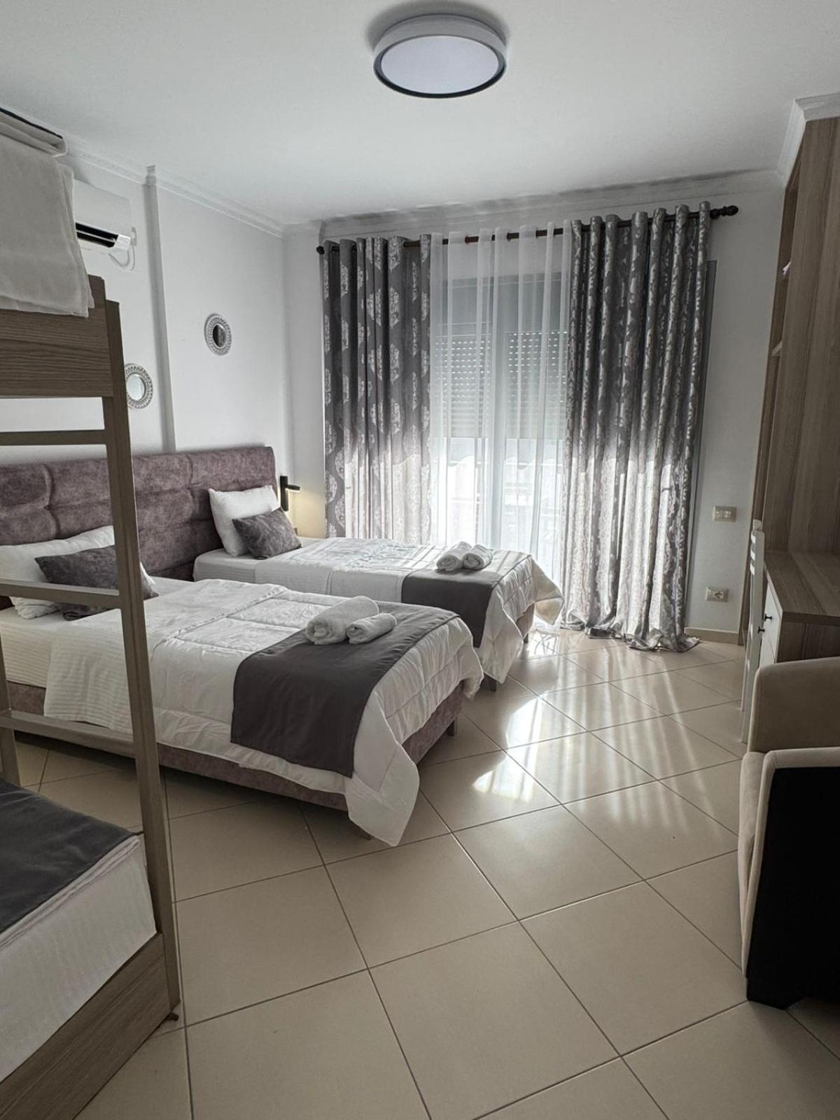 Hotel Abedini ซารานเดอ ภายนอก รูปภาพ