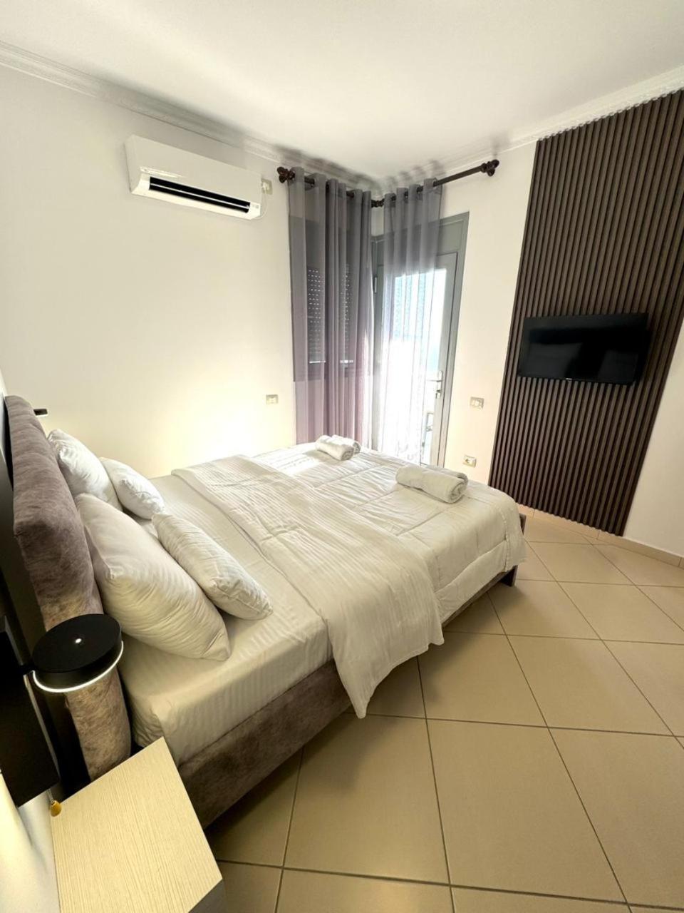 Hotel Abedini ซารานเดอ ภายนอก รูปภาพ