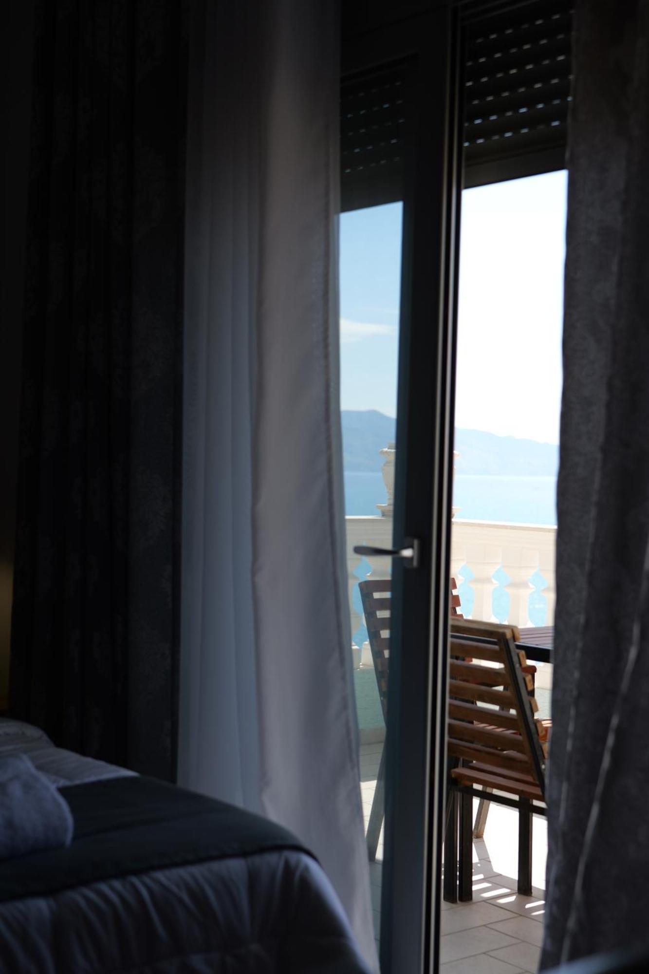 Hotel Abedini ซารานเดอ ภายนอก รูปภาพ