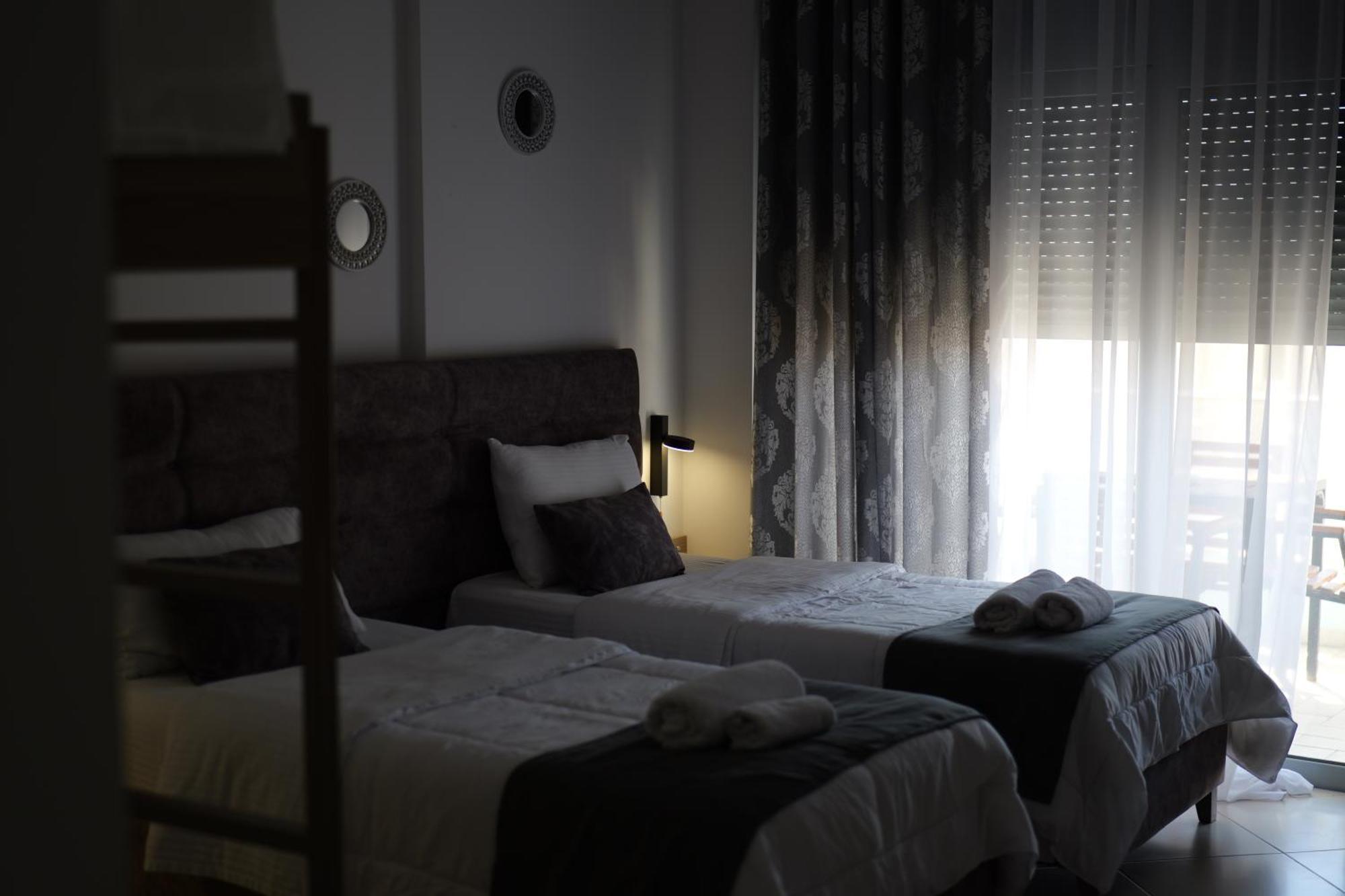 Hotel Abedini ซารานเดอ ภายนอก รูปภาพ