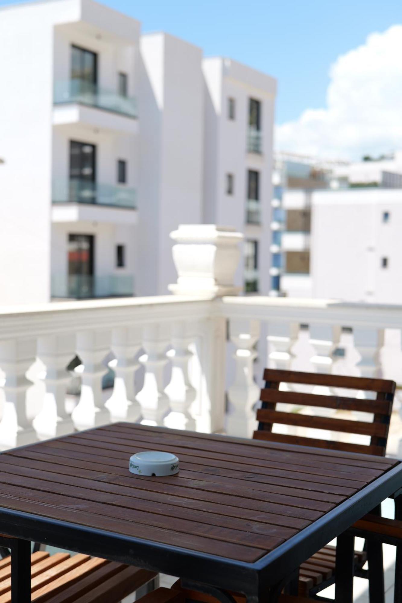 Hotel Abedini ซารานเดอ ภายนอก รูปภาพ