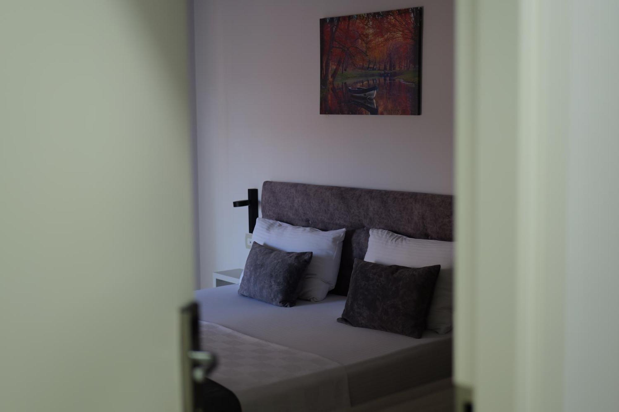 Hotel Abedini ซารานเดอ ภายนอก รูปภาพ
