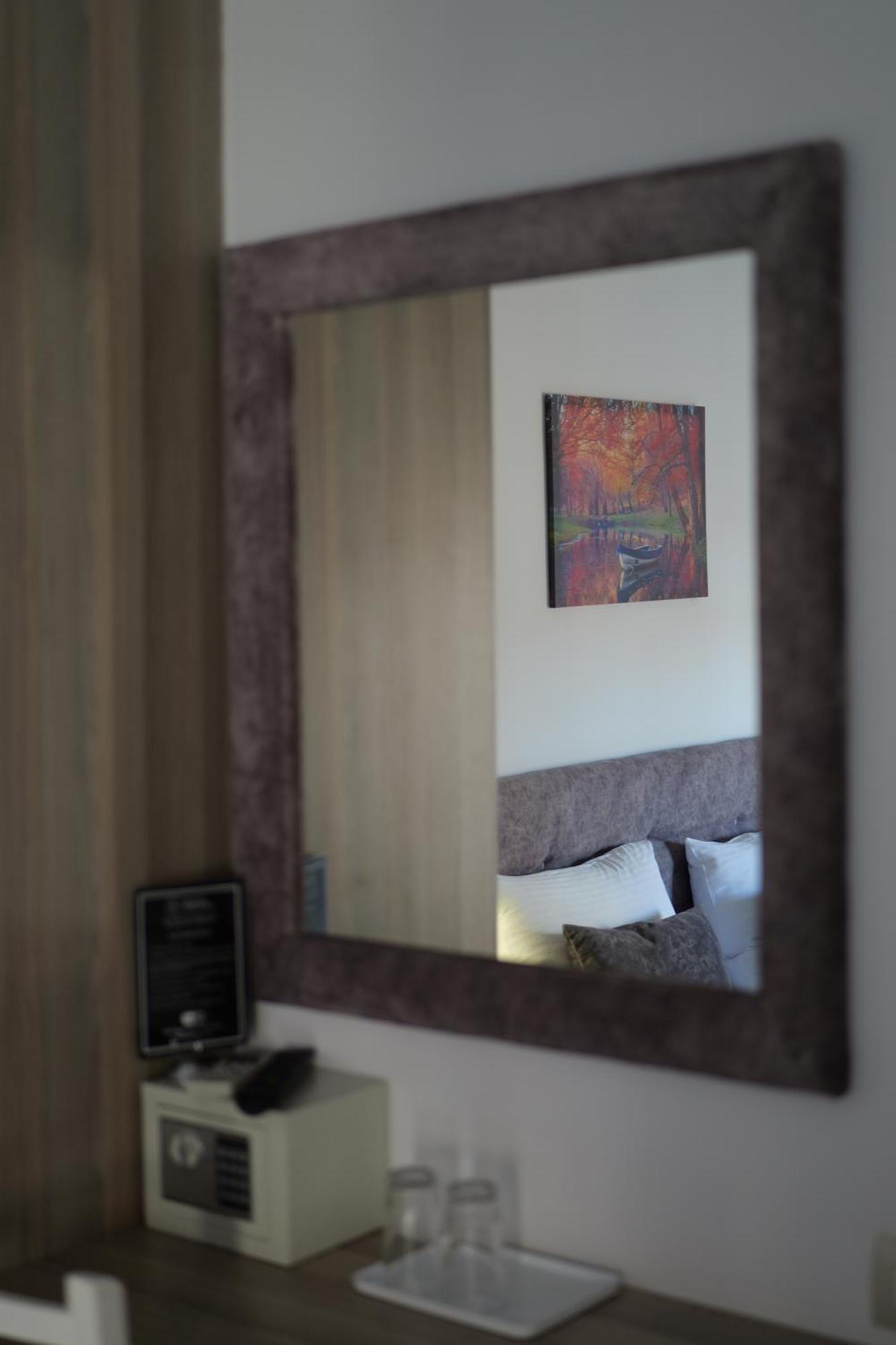Hotel Abedini ซารานเดอ ภายนอก รูปภาพ