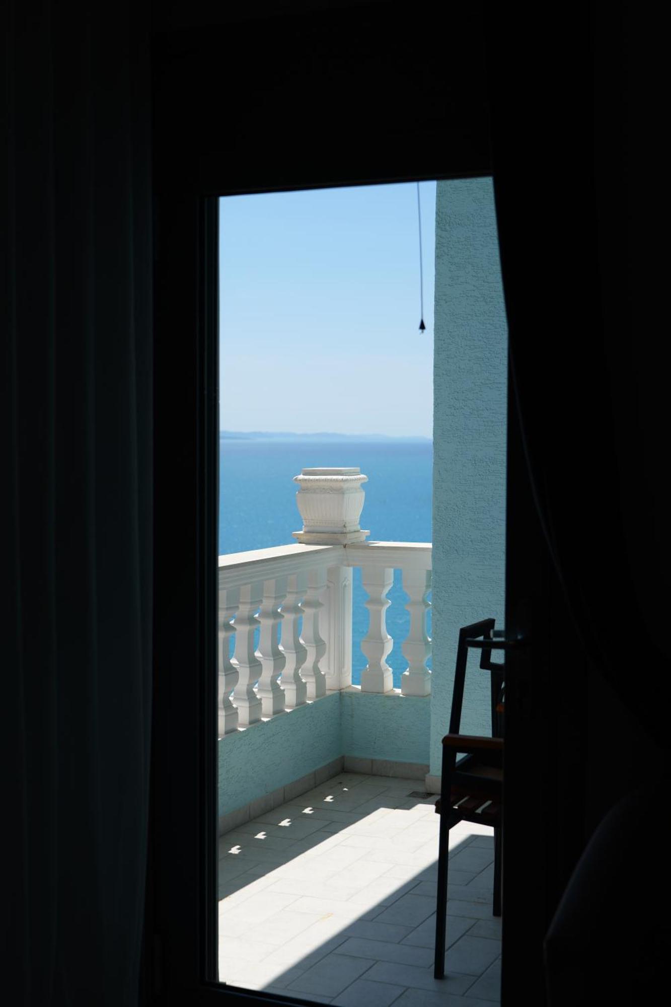 Hotel Abedini ซารานเดอ ภายนอก รูปภาพ